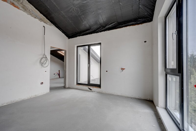 Pacii  Casa se preda finisata - 4 bai - 3 dormitoare - curte - parcare -  metrou Pacii