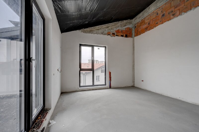 Pacii  Casa se preda finisata - 4 bai - 3 dormitoare - curte - parcare -  metrou Pacii